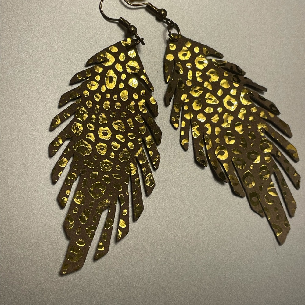 Light as a feather earrings